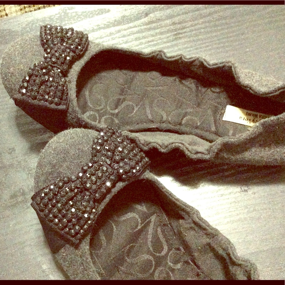 Vera Wang ballet flat with bow